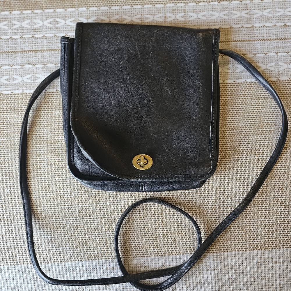 Coach black vintage leather bag 0990 260